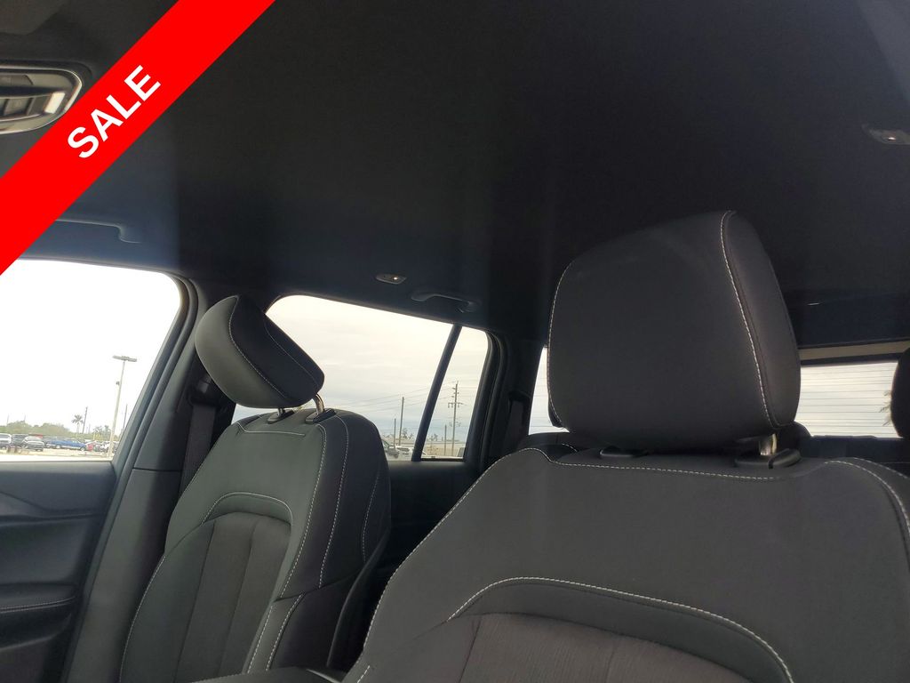 2025 Jeep Grand Cherokee Laredo Altitude photo 28