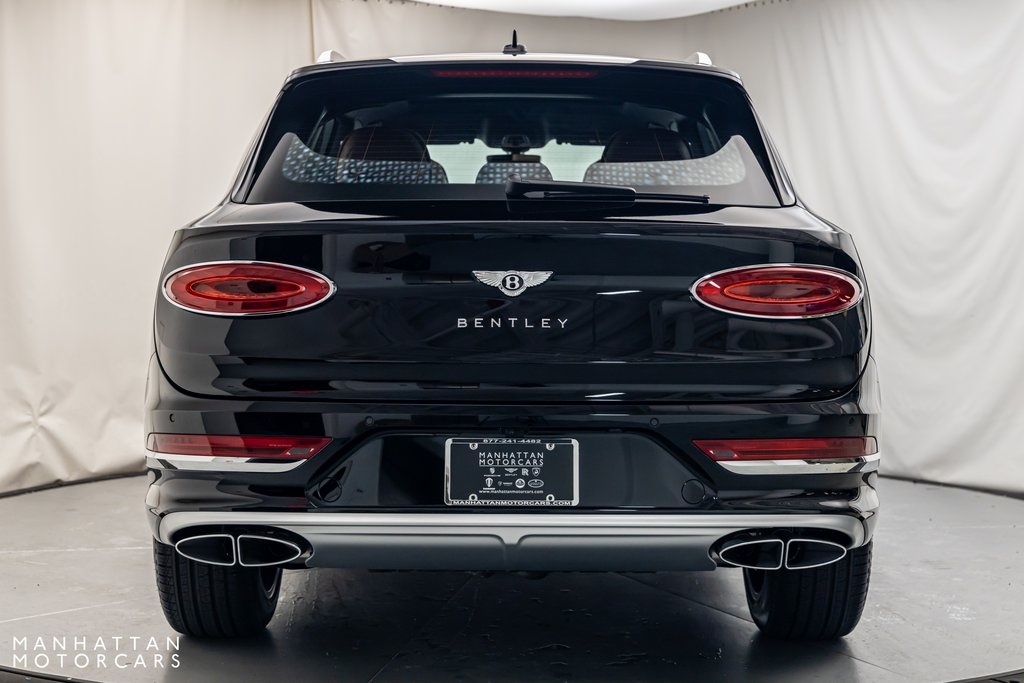 2024 Bentley Bentayga EWB photo 3