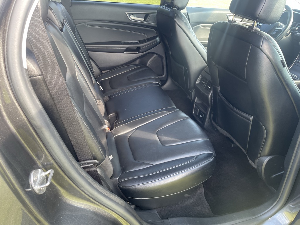 2020 Ford Edge Titanium photo 25
