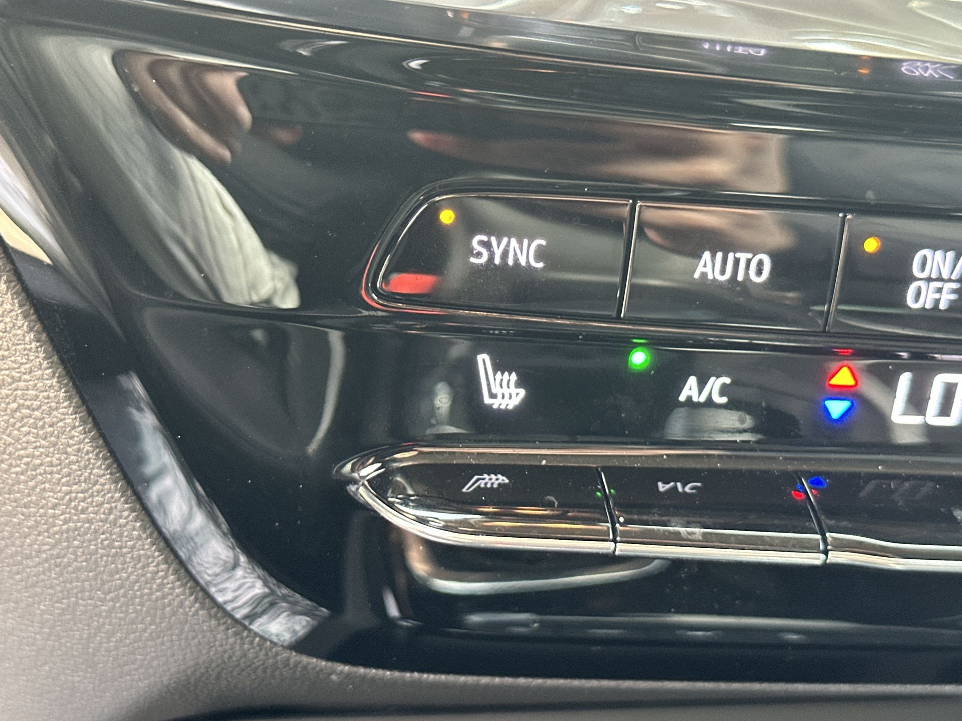 2024 Buick Encore GX Avenir photo 28