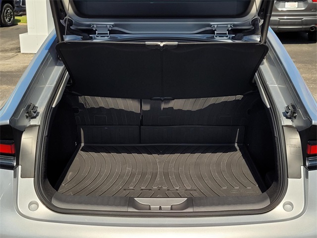 2024 Toyota Prius Limited photo 7