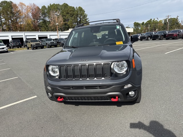2022 Jeep Renegade Trailhawk photo 2
