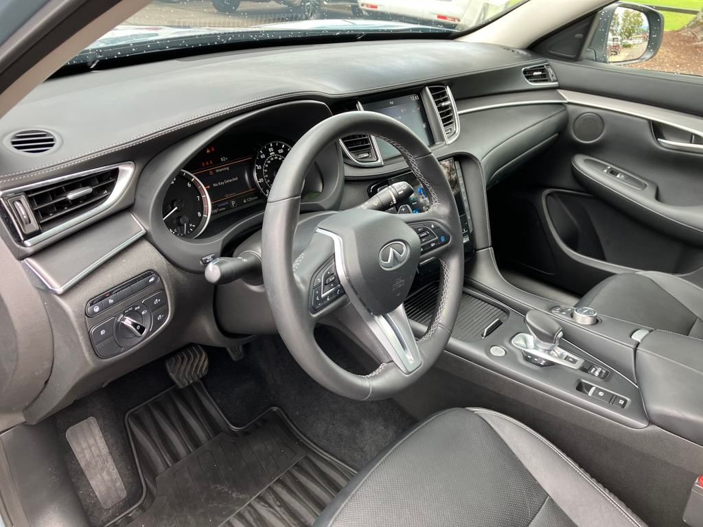 2022 Infiniti QX50 Luxe photo 14