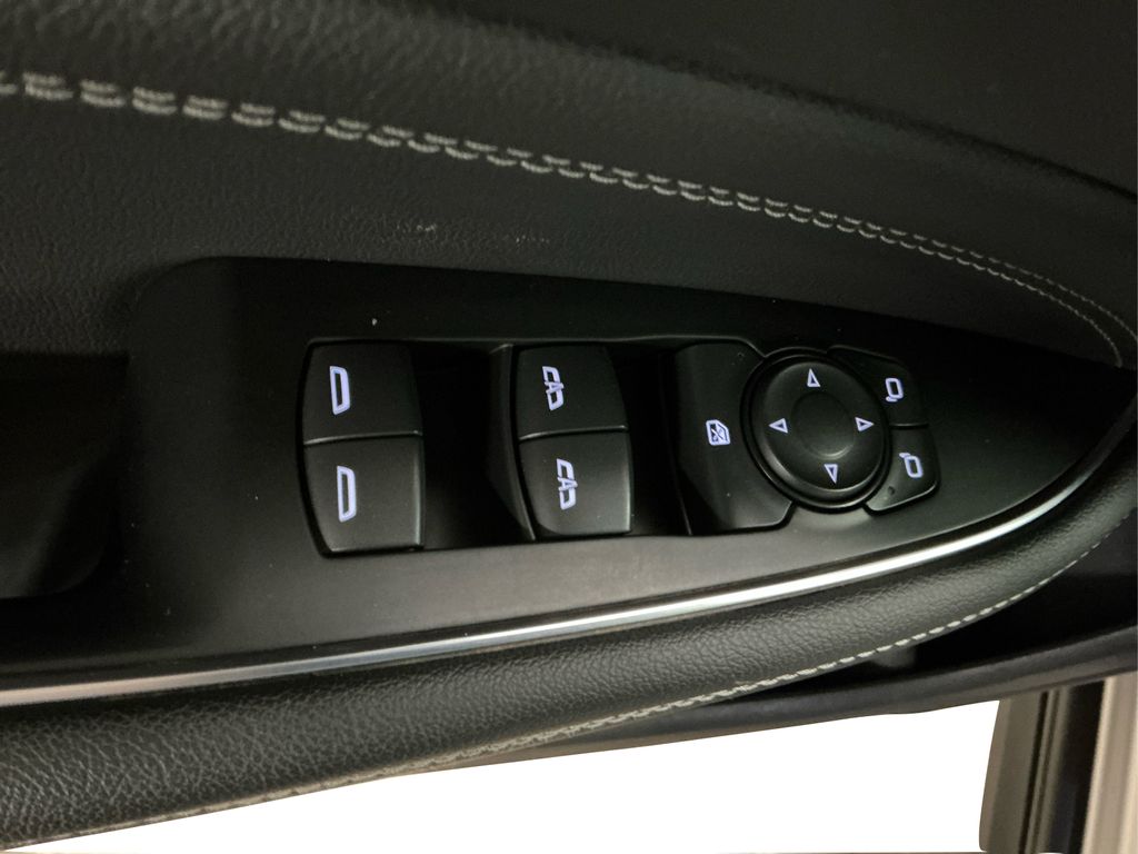 2018 Buick Regal TourX Essence photo 18