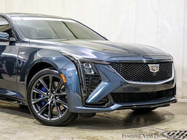 2025 Cadillac CT5 V photo 2