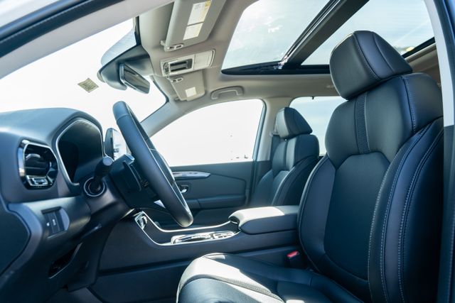 2025 Honda Pilot Touring photo 12