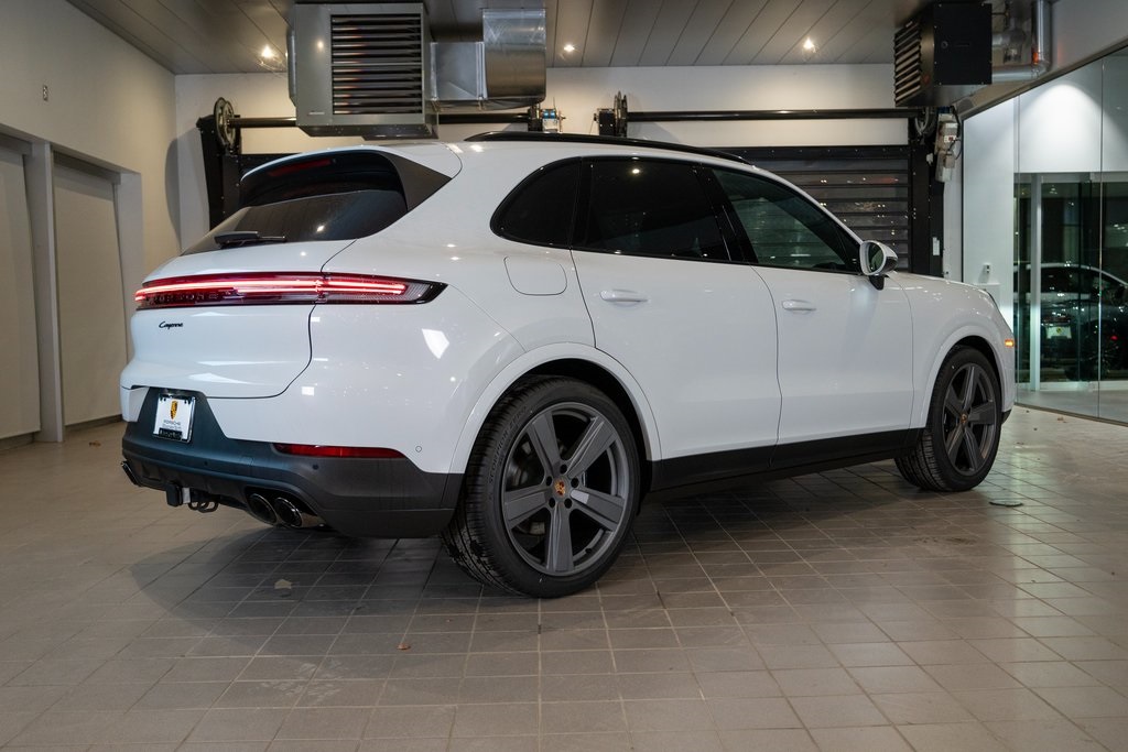 2025 Porsche Cayenne photo 5