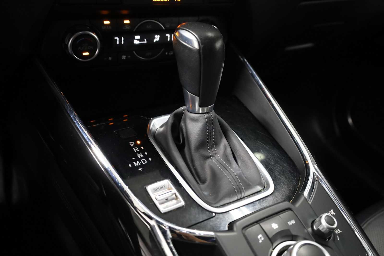2018 Mazda CX-9 Grand Touring photo 28