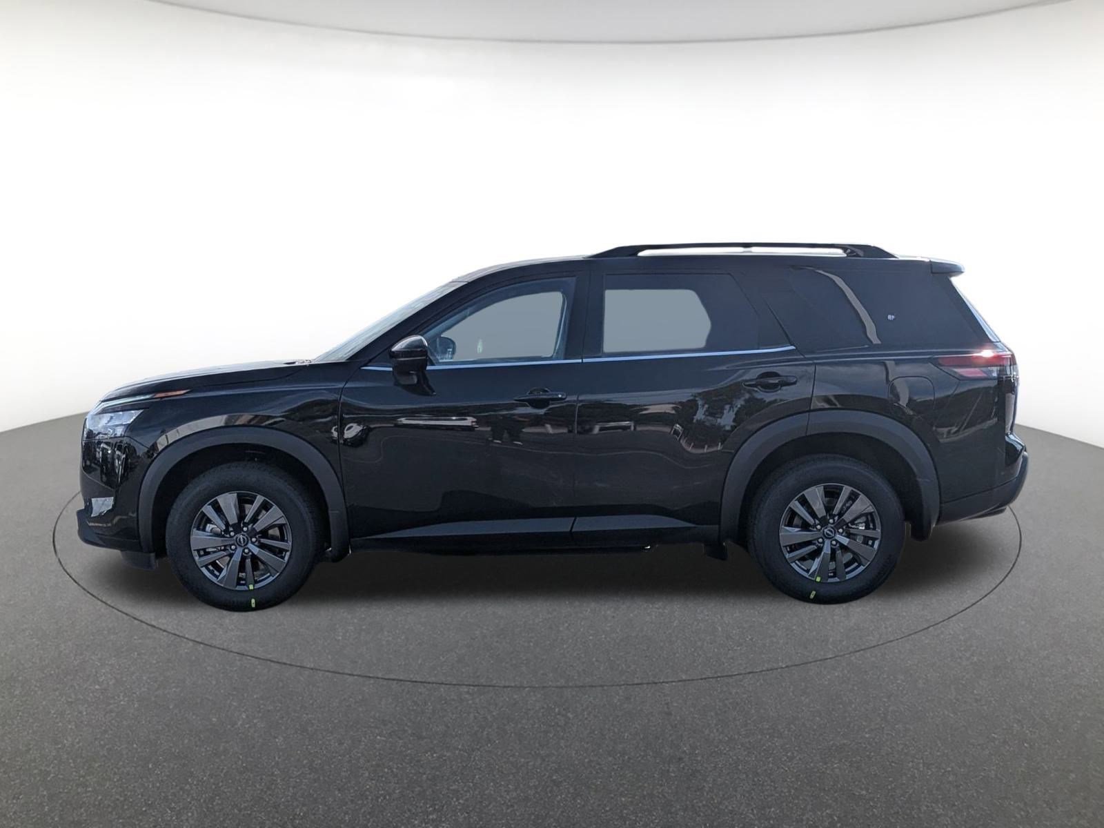 2025 Nissan Pathfinder SV photo 7