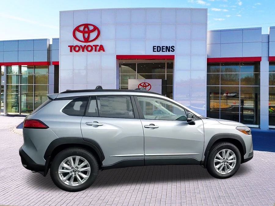 2025 Toyota Corolla Cross LE photo 2