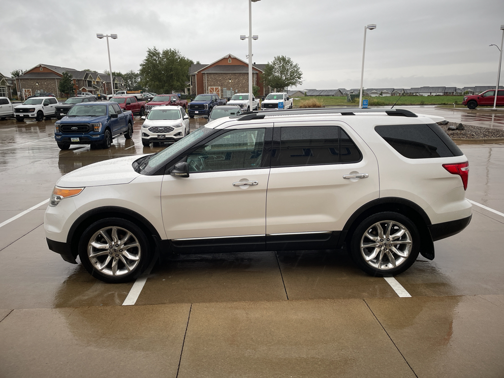 2011 Ford Explorer XLT photo 4
