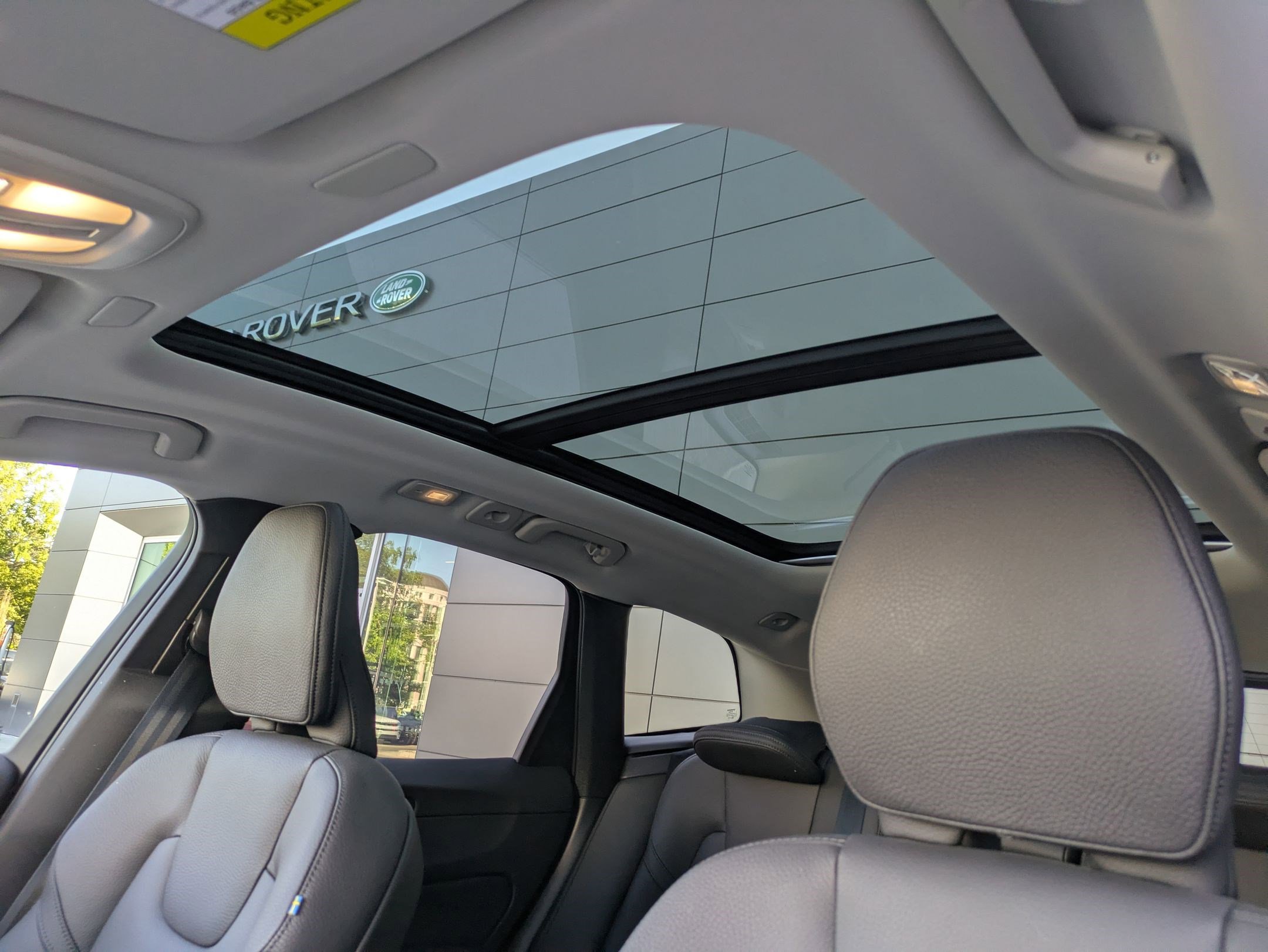 2025 Volvo XC60 Plus photo 24