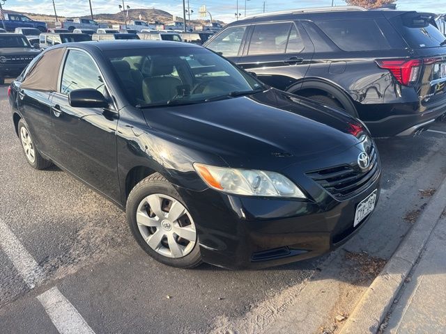 2009 Toyota Camry LE photo 2
