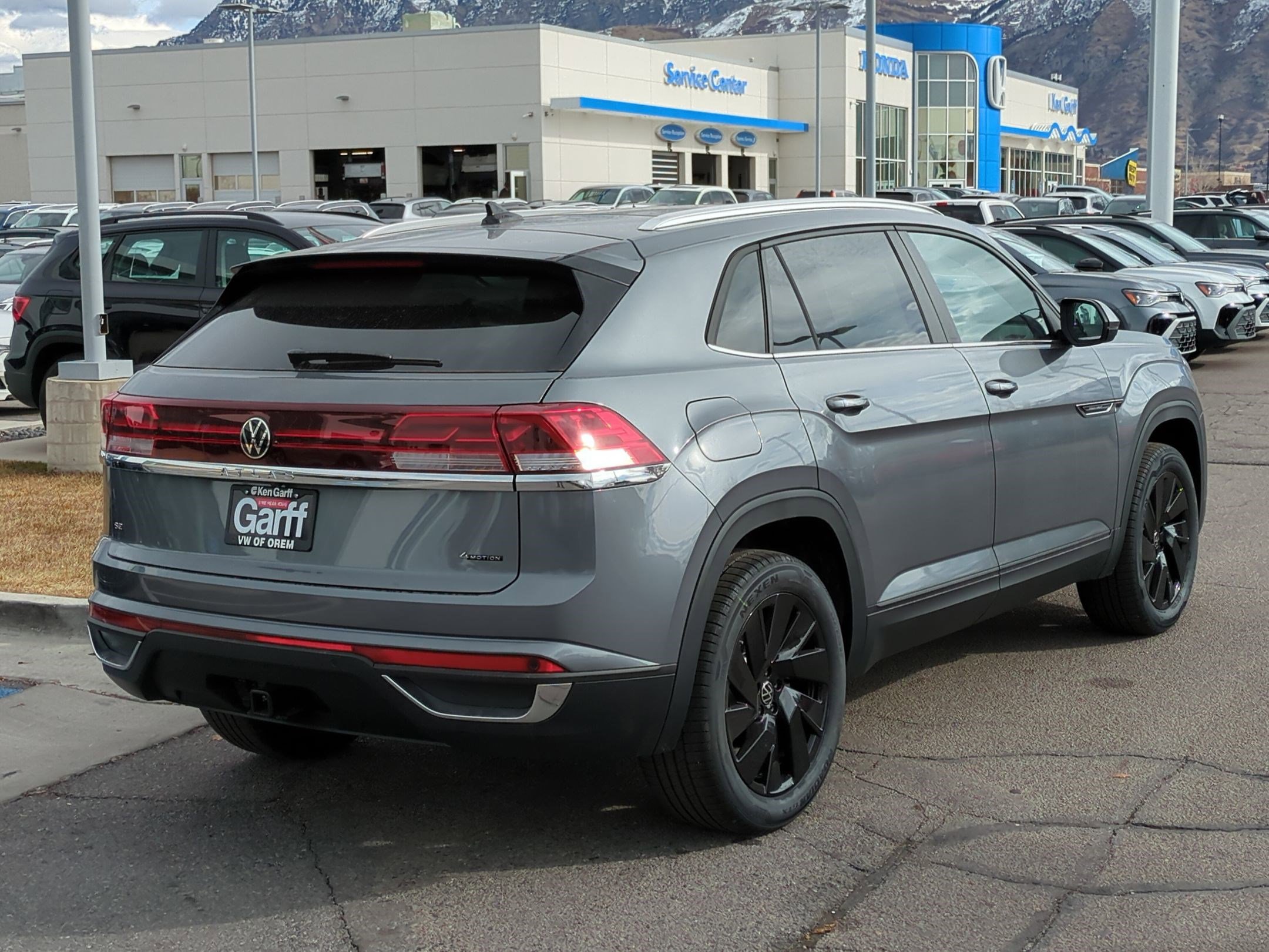 2025 Volkswagen Atlas Cross Sport SE Technology photo 3