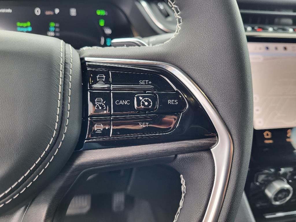 2024 Jeep Cherokee Overland photo 17
