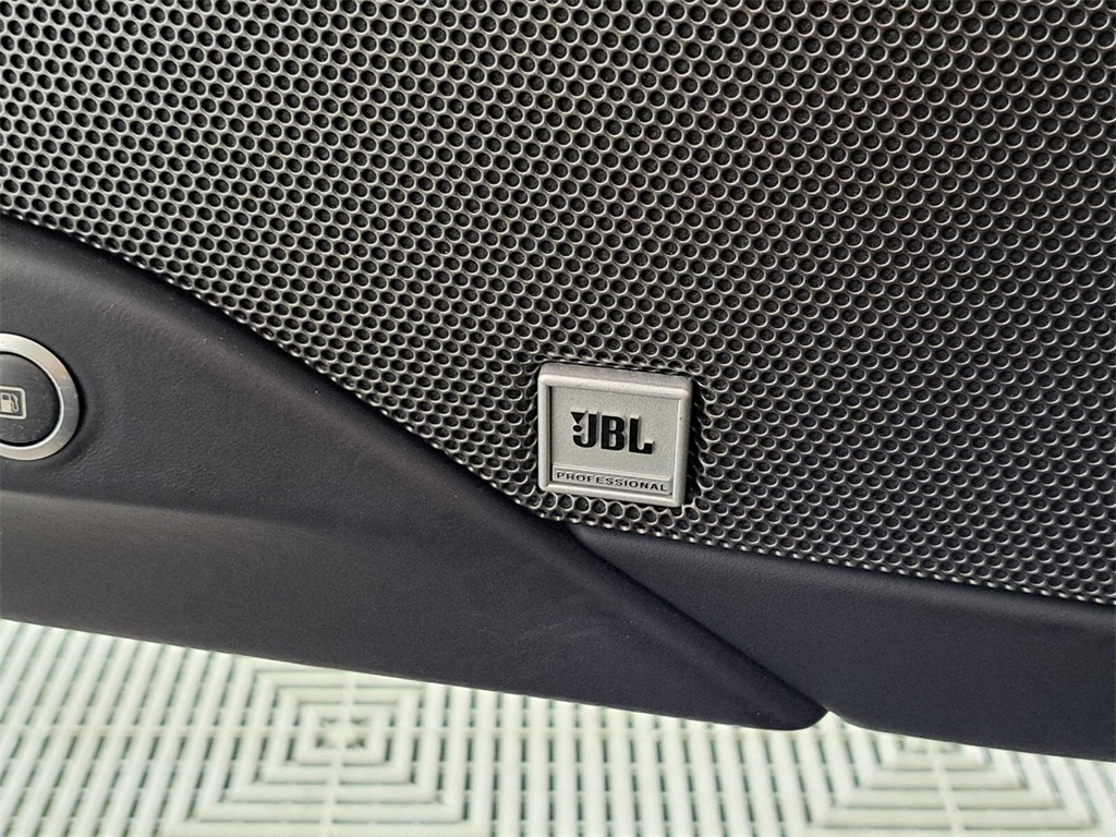 Certified Used 2017 Nero Stellato Ferrari Base image 19