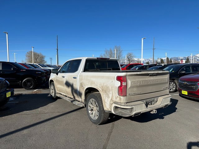 2022 Chevrolet Silverado 1500 LT High Country photo 3