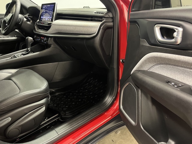 2023 Jeep Compass Latitude photo 12
