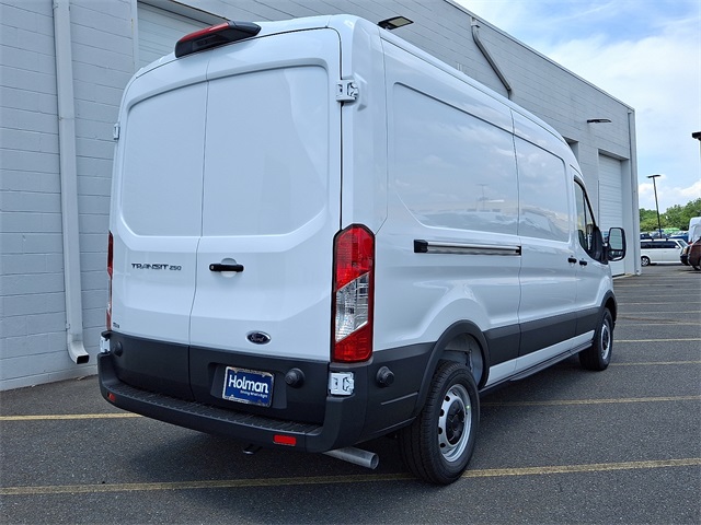 2025 Ford Transit photo 2