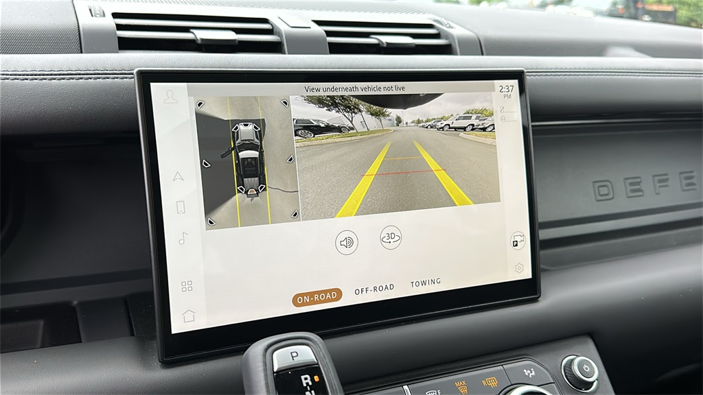 2025 Land Rover Defender 110 X-Dynamic SE photo 17