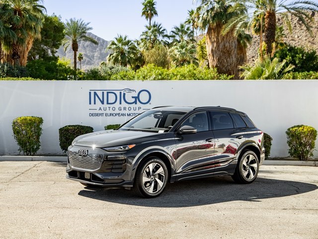 2025 Audi Q6 e-tron Premium's photo