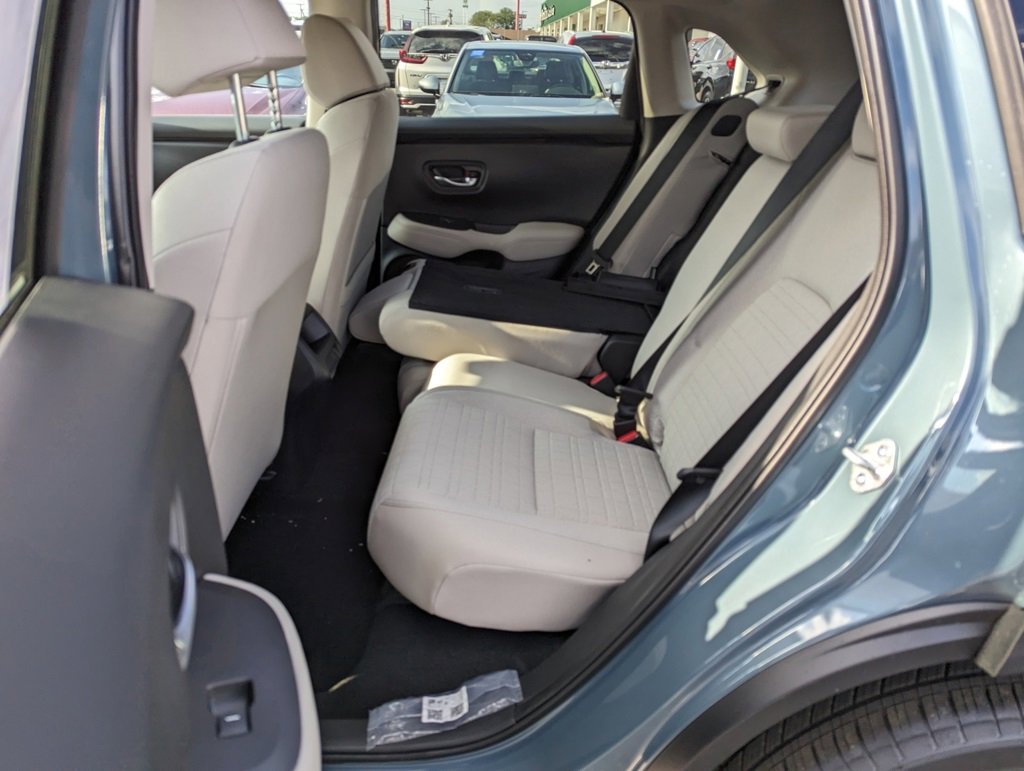 2026 Honda HR-V LX photo 8