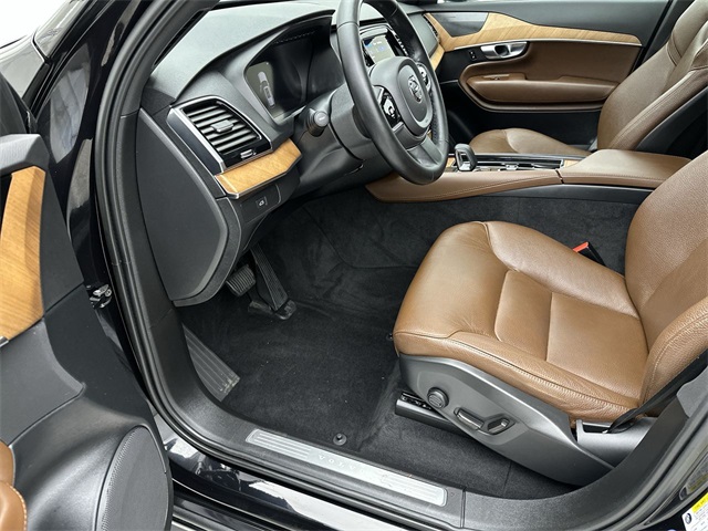 2023 Volvo XC90 AWD Plus photo 3