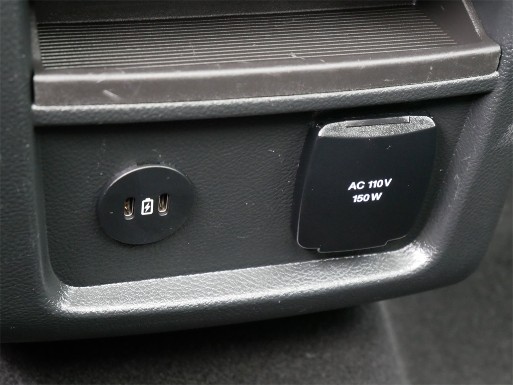 2023 Ford Edge Titanium photo 14