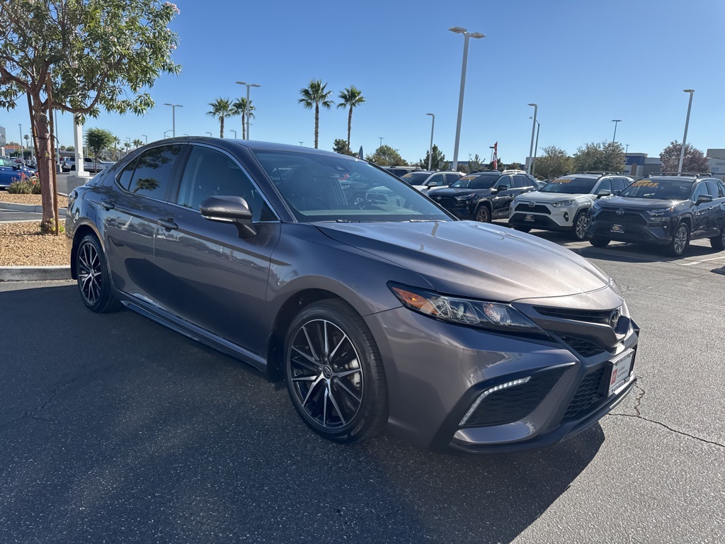 2024 Toyota Camry SE photo 4