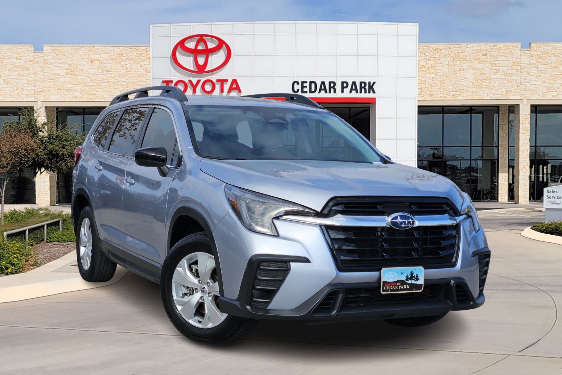 2023 Subaru Ascent Base's photo