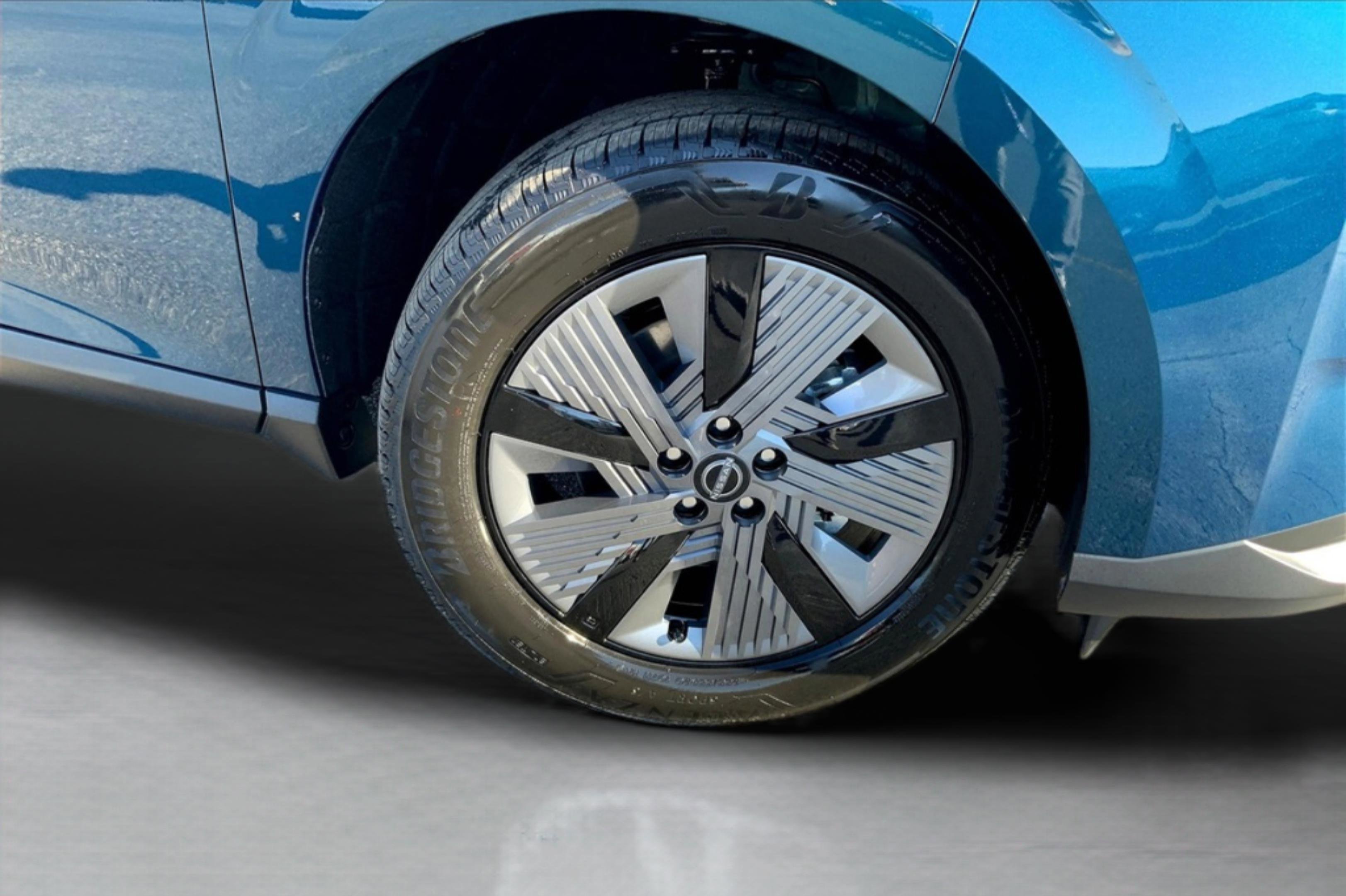 2025 Nissan Murano SL photo 11
