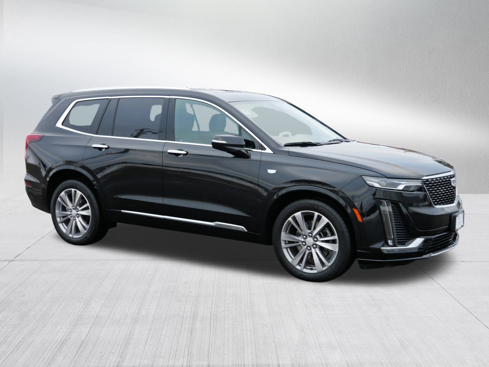 2024 Cadillac XT6 Premium Luxury photo 3