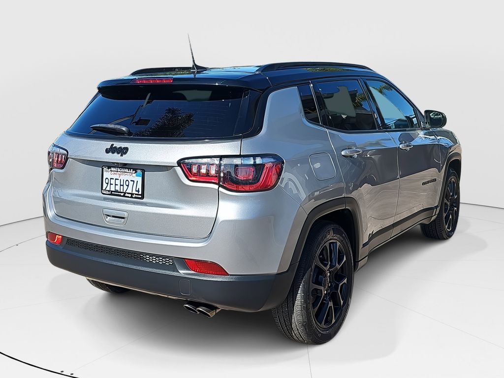 2022 Jeep Compass Altitude photo 2