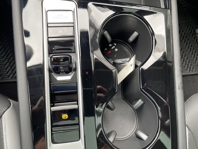 2024 Volkswagen Atlas Peak Edition SEL photo 24