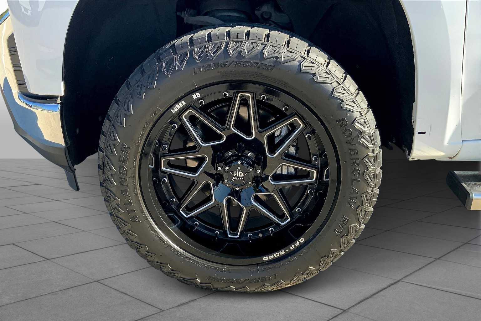 2020 Chevrolet Silverado 1500 LT photo 10