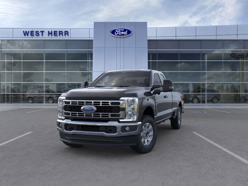 2025 Ford F-250 XLT photo 2