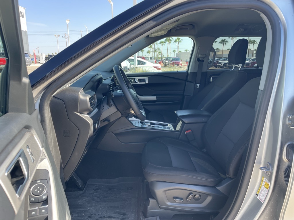 2024 Ford Explorer XLT photo 12