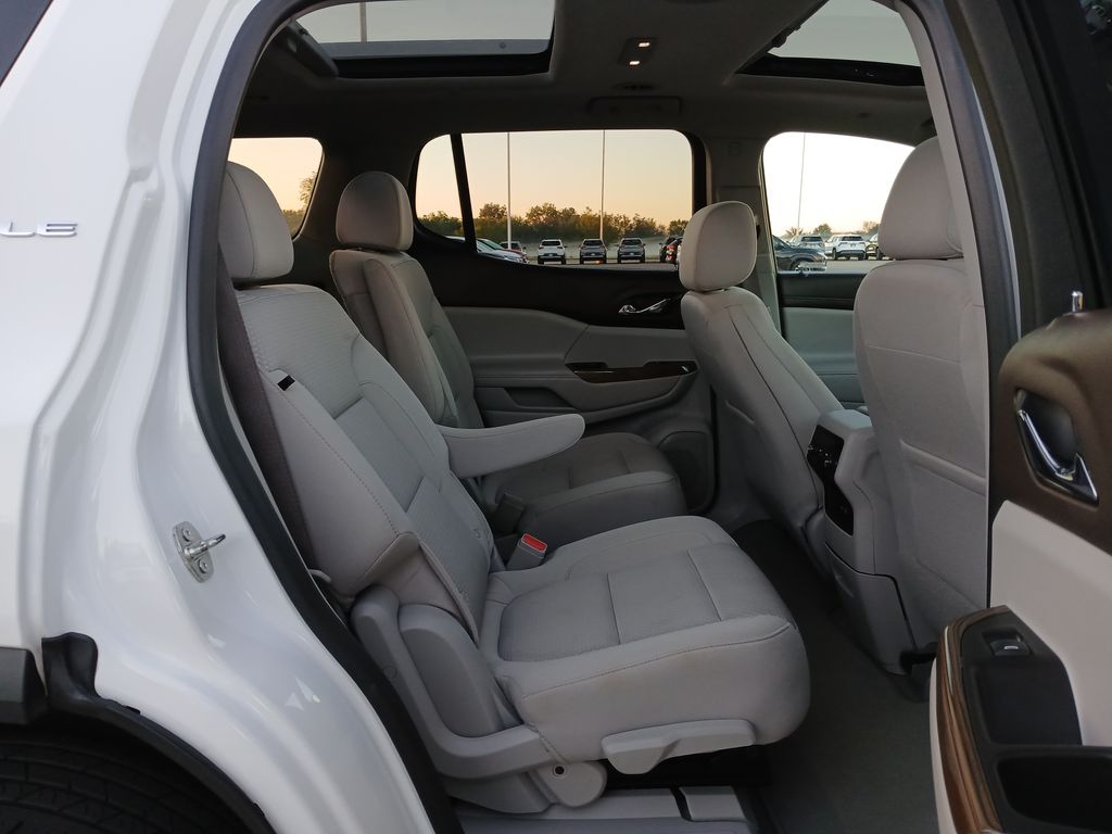 2023 Gmc Acadia SLE photo 22
