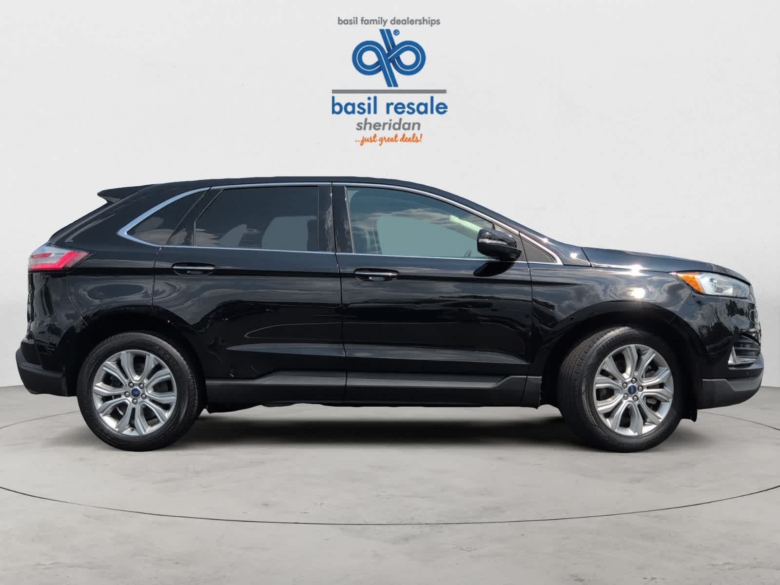 2021 Ford Edge Titanium photo 7