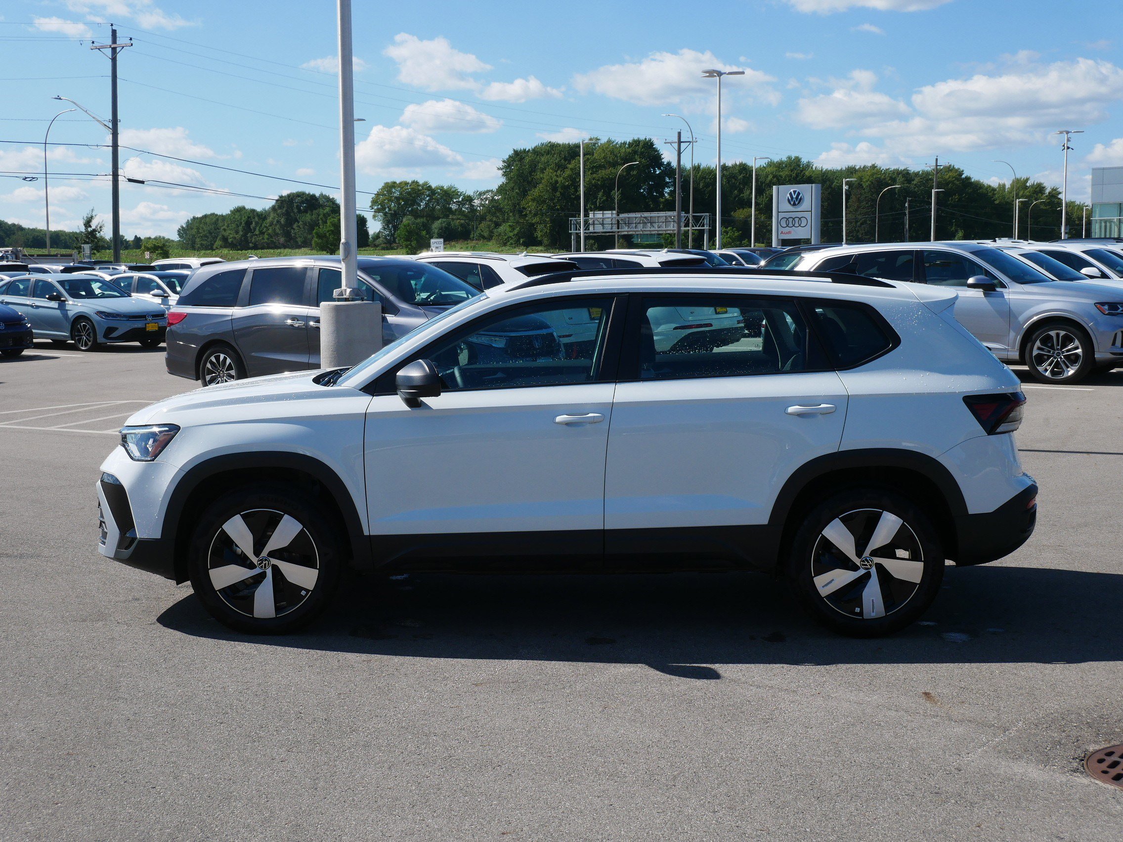2025 Volkswagen Taos S photo 2