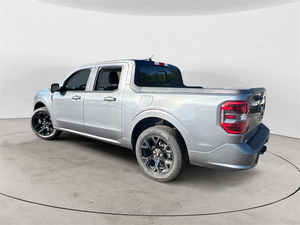 2025 Ford Maverick photo 3