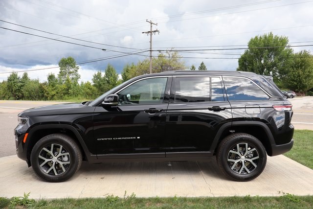 2025 Jeep Grand Cherokee Limited photo 20