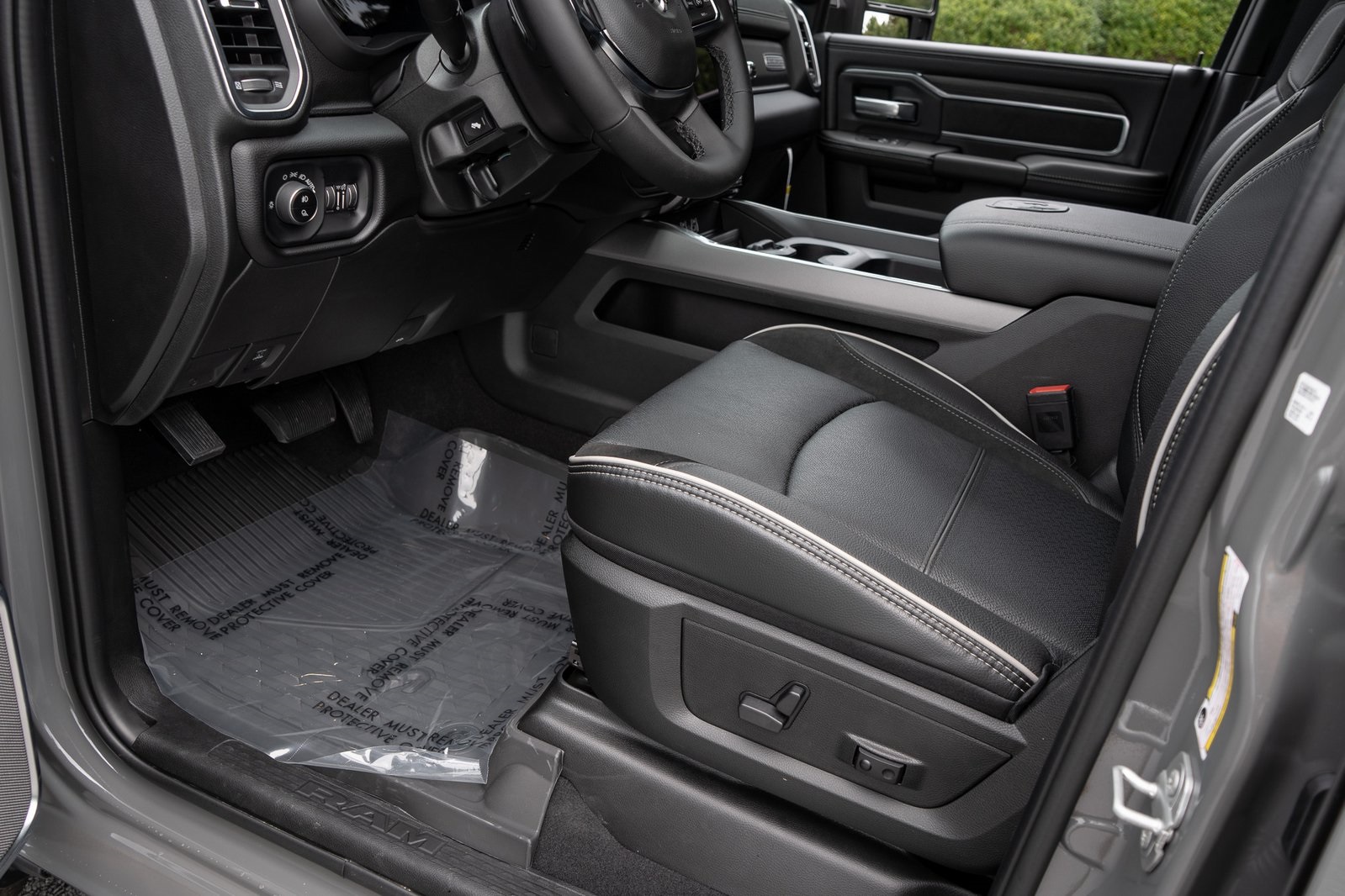 2026 Ram 2500 Laramie photo 17