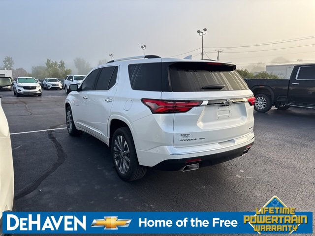 2023 Chevrolet Traverse Premier photo 2