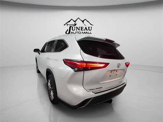 2022 Toyota Highlander Platinum photo 4