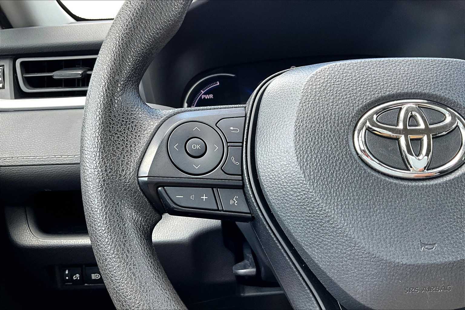 2024 Toyota RAV4 Hybrid XLE photo 14
