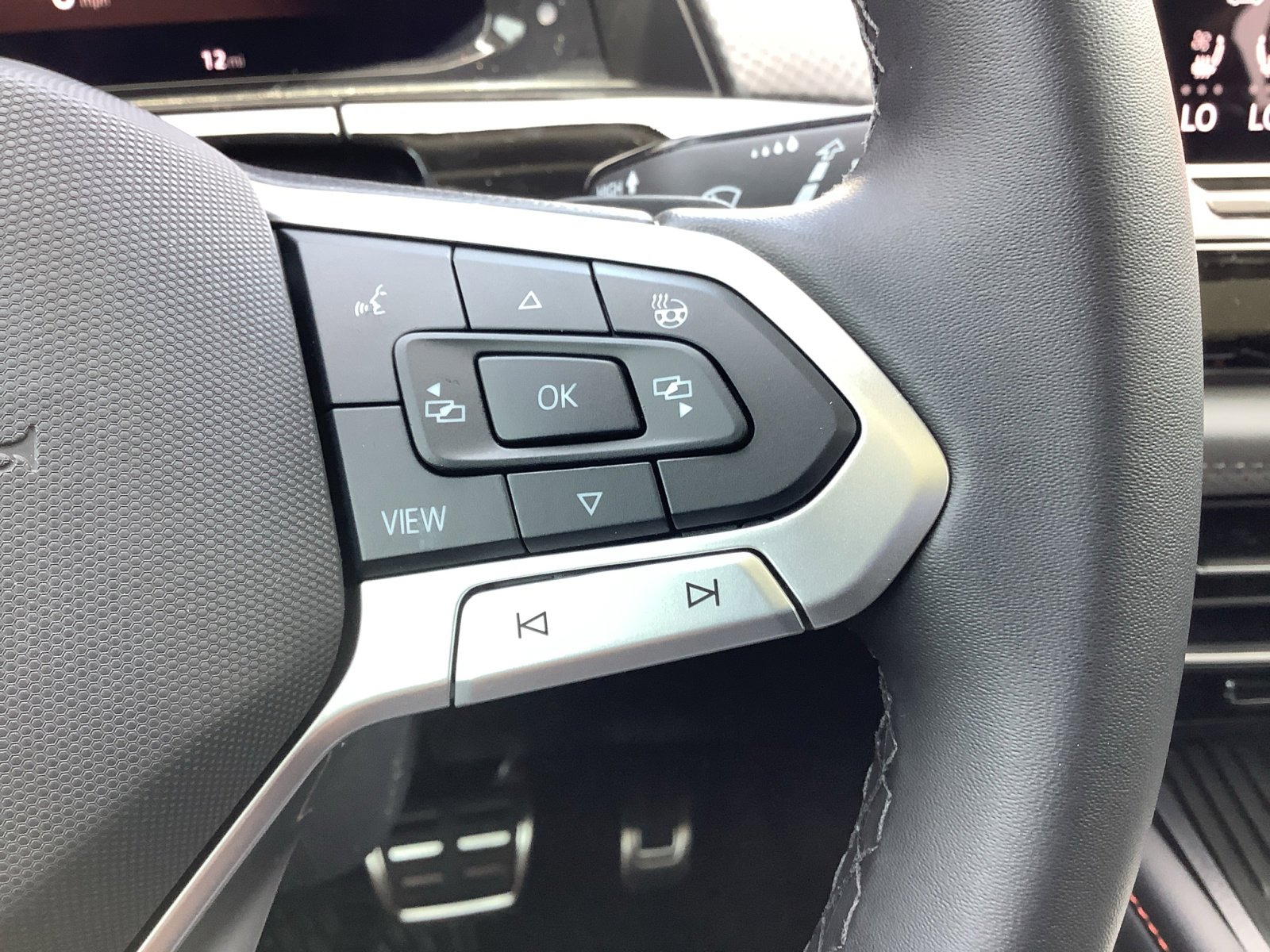 2025 Volkswagen Atlas Peak Edition SE photo 24