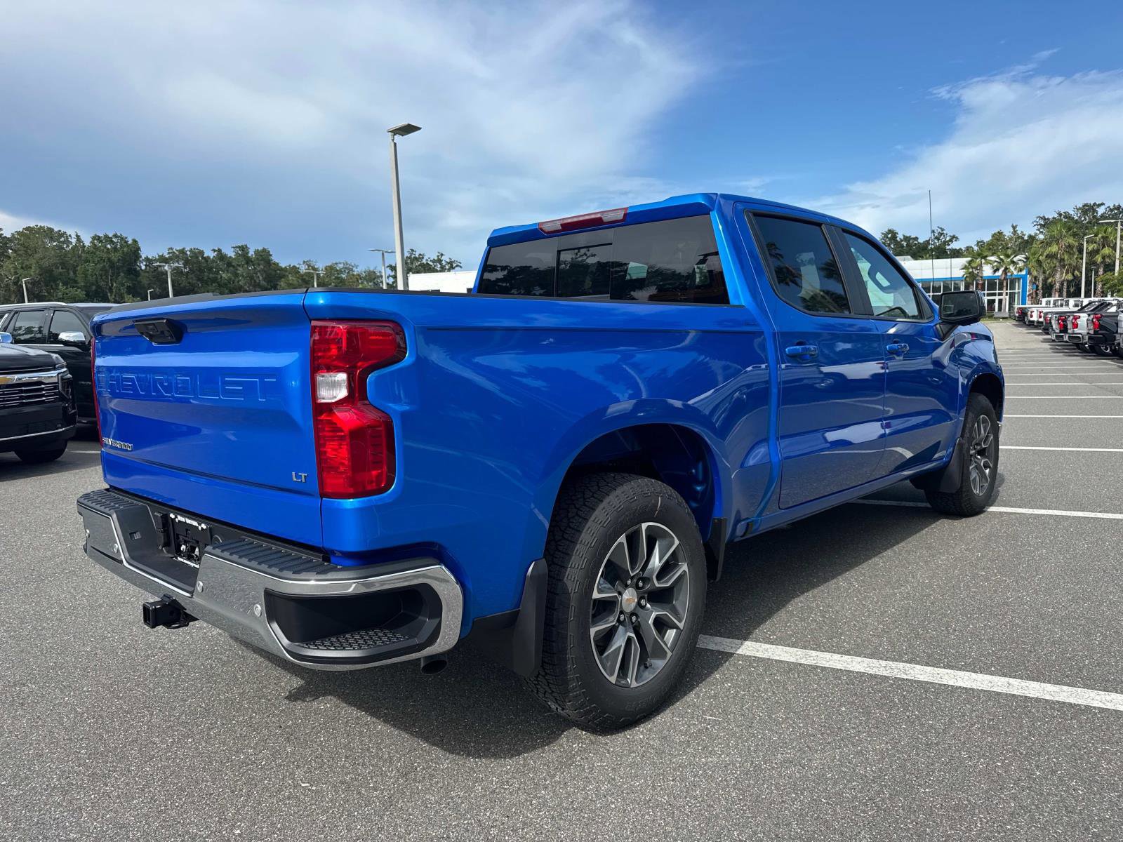 2025 Chevrolet Silverado 1500 LT photo 3