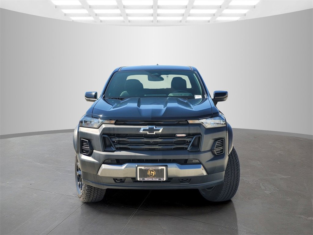 2026 Chevrolet Colorado Trail Boss photo 2