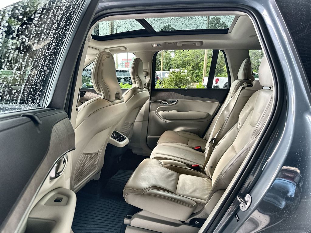 2022 Volvo XC90 T6 Inscription photo 25